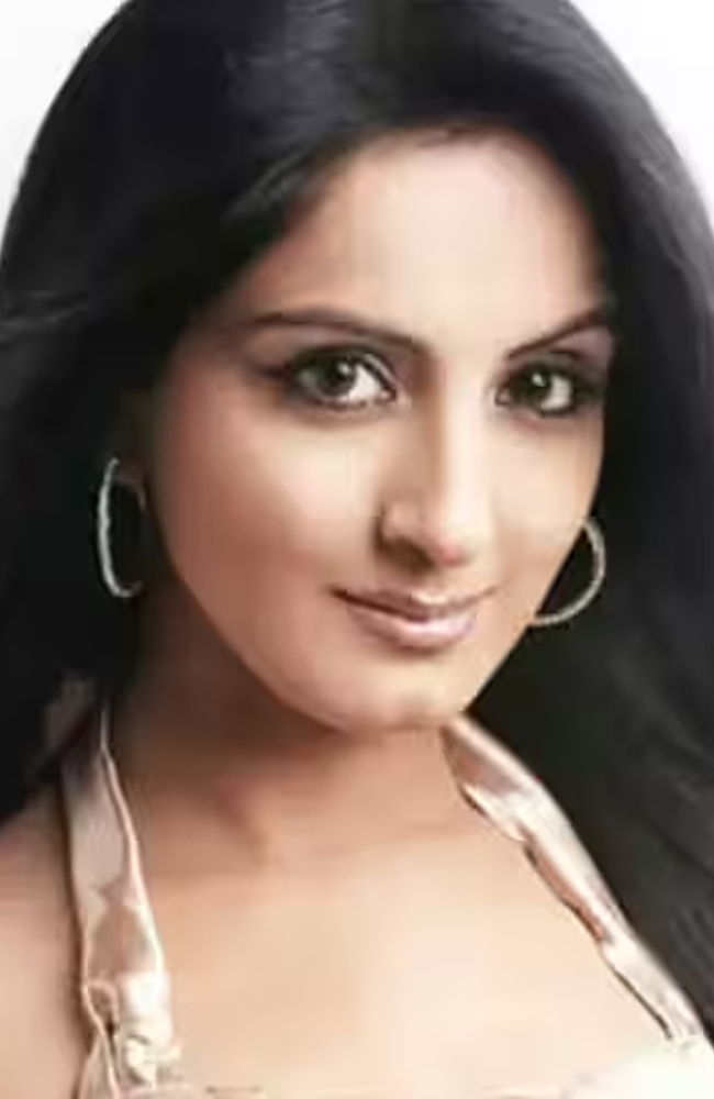 મોના થીબા